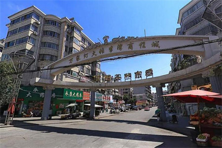 清河上城好房源出售3室2厅1卫106平简单装修